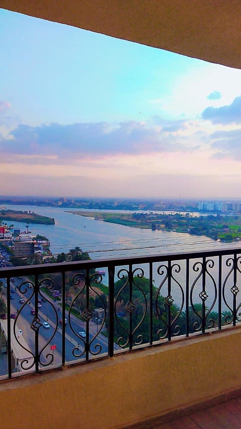 شقة للايجار اليومي علي كرنيش المعادي Apartment in Cairo Governorate