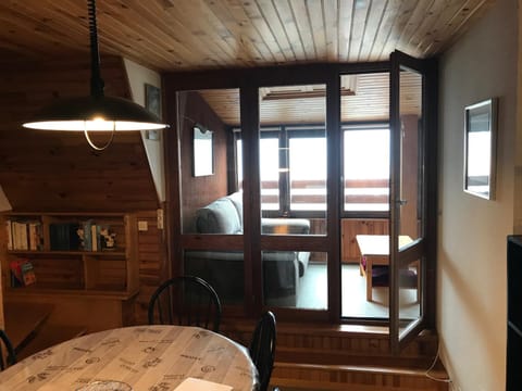 Appartement spacieux en montagne avec loggia, au cœur de la station, proche piste et lac - FR-1-814-62 Apartment in Besse-et-Saint-Anastaise