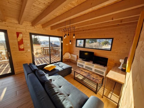 Chalet moderne à Super Besse pour 14, proche des pistes - FR-1-814-75 Chalet in Besse-et-Saint-Anastaise