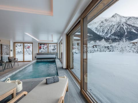 Chalet de luxe avec piscine intérieure et sauna, proche Chamonix - FR-1-343-261 Chalet in Les Houches