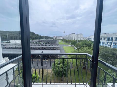 Balcony/Terrace, City view