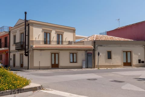 Property building, Street view, Quiet street view