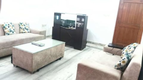 Hotel Krishna Inn Bed and Breakfast in Lucknow