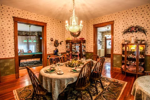 Hollerstown Hill Bed and Breakfast Bed and Breakfast in Frederick