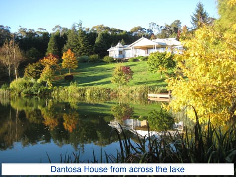 Dantosa Blue Mountains Retreat House in Katoomba
