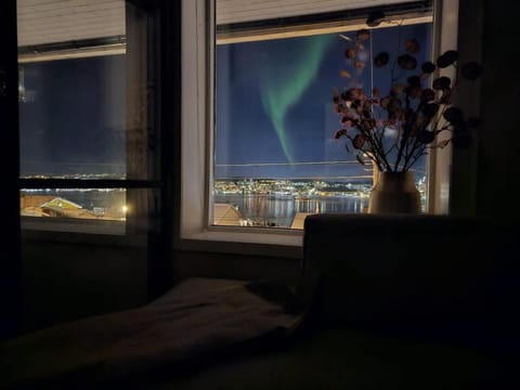 Uranus apartment - view over Tromsøya Apartment in Tromso