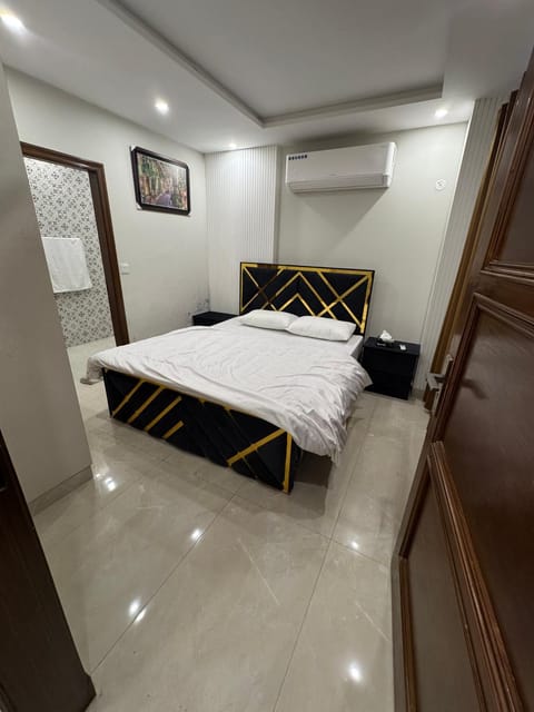 Cozy Retreat Luxury Onebed Apartment Apartment in Lahore