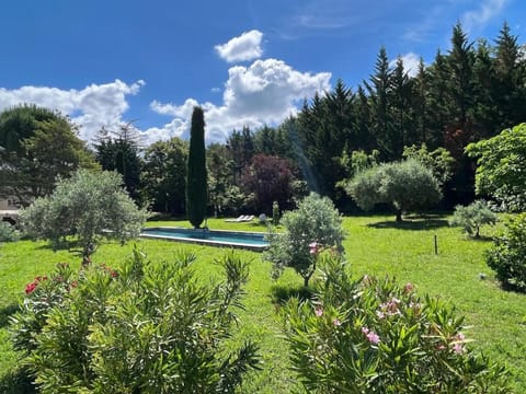 Très beau mas à Bonnieux House in Bonnieux