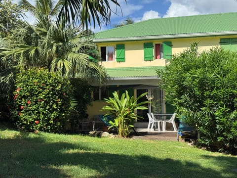 Property building, Spring, Day, Garden, Garden view