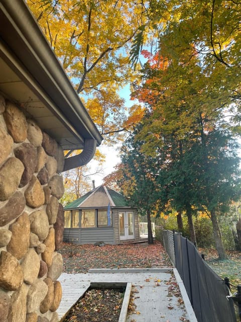 Credit River Cottage Living House in Brampton