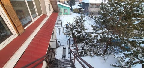 Дом 3 уровня с участком 8 соток House in Almaty