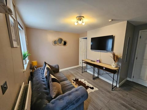 Cosy Central 1 Bed Apartment House in Stoke-on-Trent