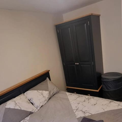 Cosy Central 1 Bed Apartment House in Stoke-on-Trent