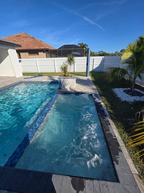 Hot Tub, Swimming pool