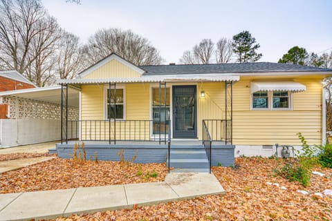 half Mi to High Point University Quaint Abode! House in High Point