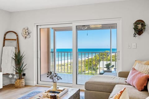 Sunset Sanctuary IRB Apartment in Indian Rocks Beach