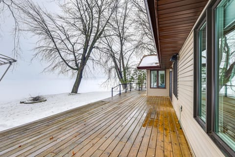 Lake Wisconsin Retreat with Dock Great for Groups! House in Lake Wisconsin