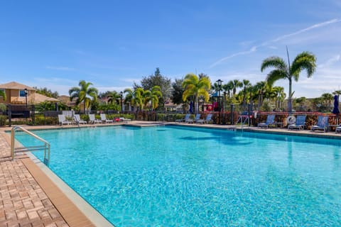 2 Mi to Vero Beach Outlets Townhome with Pool House in Indian River