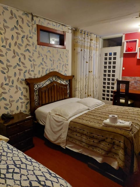 Hostal Columbia Bed and Breakfast in Tacna, Peru