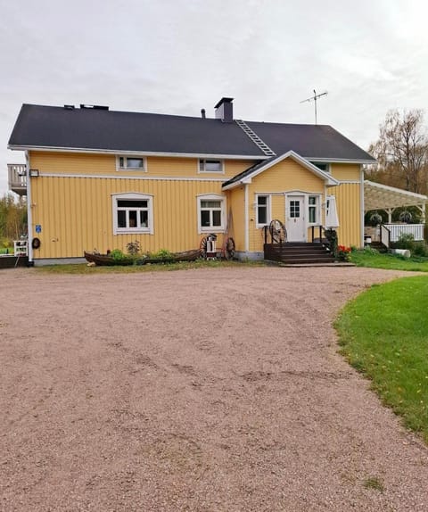 Property building, Day, Garden, Garden view, Parking