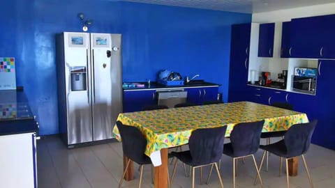 Kitchen or kitchenette, Dining area, oven, toaster