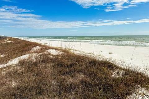 Sand Dollar House in West Beach