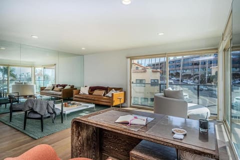 Top Floor Oceanfront Condo House in La Jolla