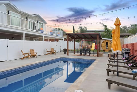 Pool view, Swimming pool, Swimming pool, sunbed