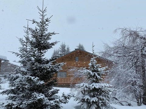 Chalet élégant 5 pièces, 9 pers, proche pistes, parking - FR-1-810-29 Chalet in Villard-sur-Doron