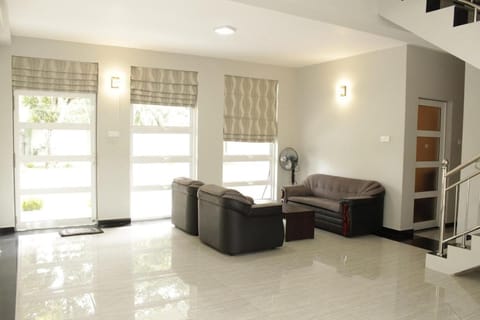 Superior Villa near Colombo Airport Villa in Negombo