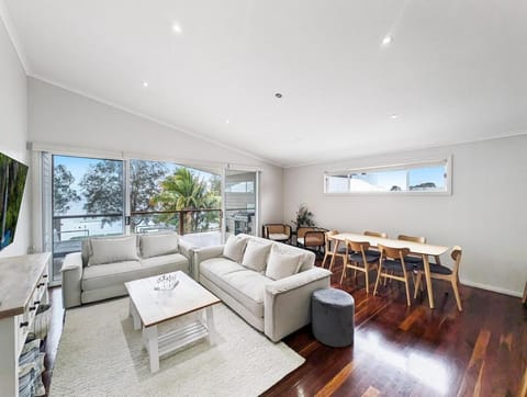 TV and multimedia, Living room, Lake view