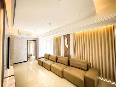 Luxury 2BR beside Okada Manila Apartment in Pasay