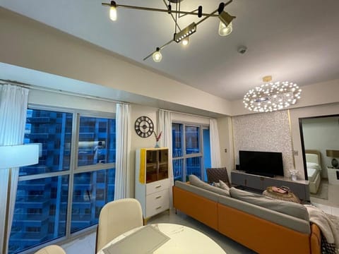 Luxurious 1BR in Bayshore w Sunset View near Okada Apartment in Pasay