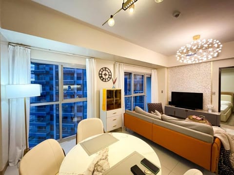 Luxurious 1BR in Bayshore w Sunset View near Okada Apartment in Pasay