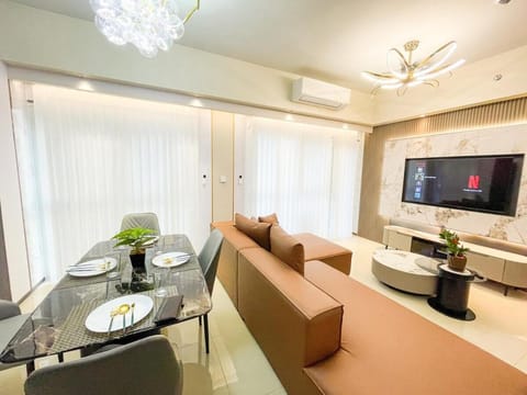 Modern Luxury 5BR Sunset View beside Okada Manila Apartment in Pasay