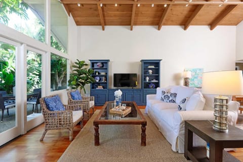 Classic Cottage in the Heart of La Jolla Shores House in La Jolla Shores