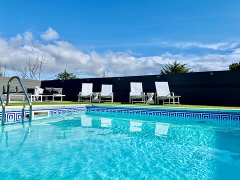 Day, Pool view, Swimming pool, children, young children, Family, sunbed