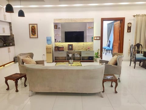 suite villa Villa in Islamabad