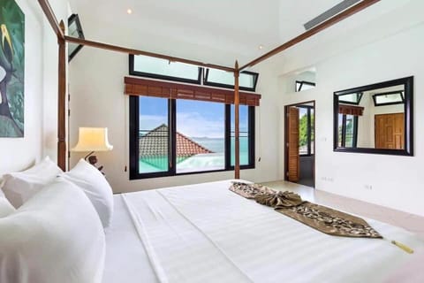 Photo of the whole room, Bedroom, Pool view, Sea view