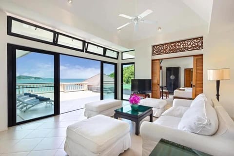 TV and multimedia, Living room, Sea view