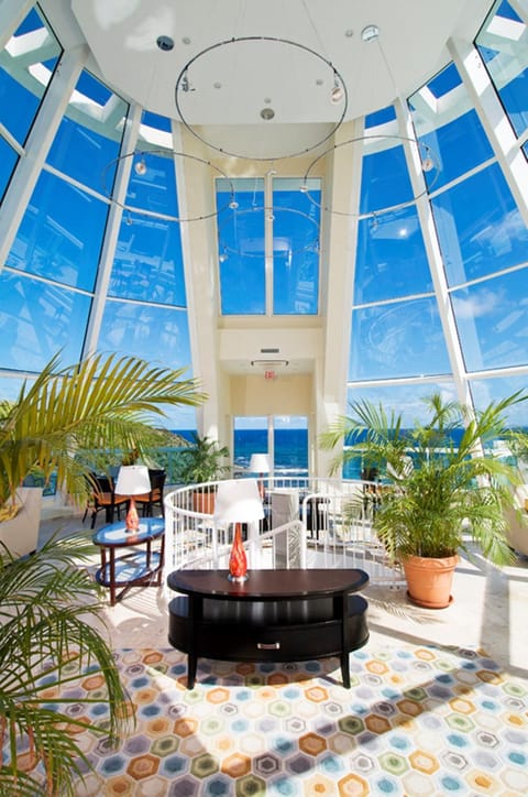 Oyster Bay Beach Resort Resort in Sint Maarten