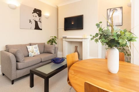 Location Location Location! Seaside flat sleeps 9 Apartment in Hove