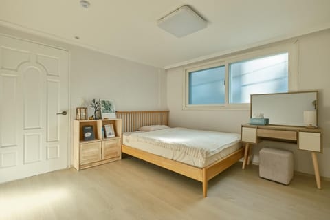 동양의 멋과 서양의 분위기가 가득한 플랜트리 Apartment in Seoul