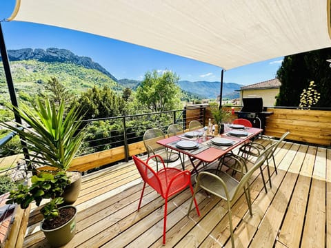 Natural landscape, View (from property/room), Balcony/Terrace