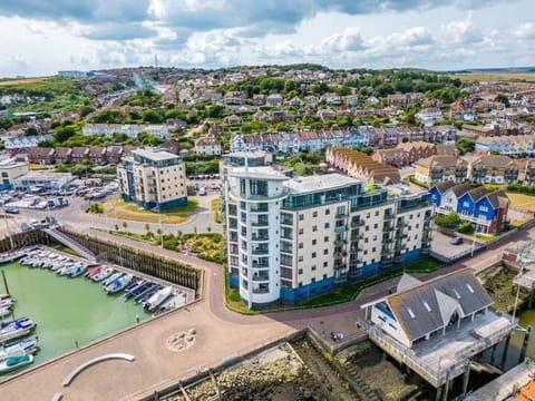 Luxurious Harbour View Flat Apartment in Lewes District