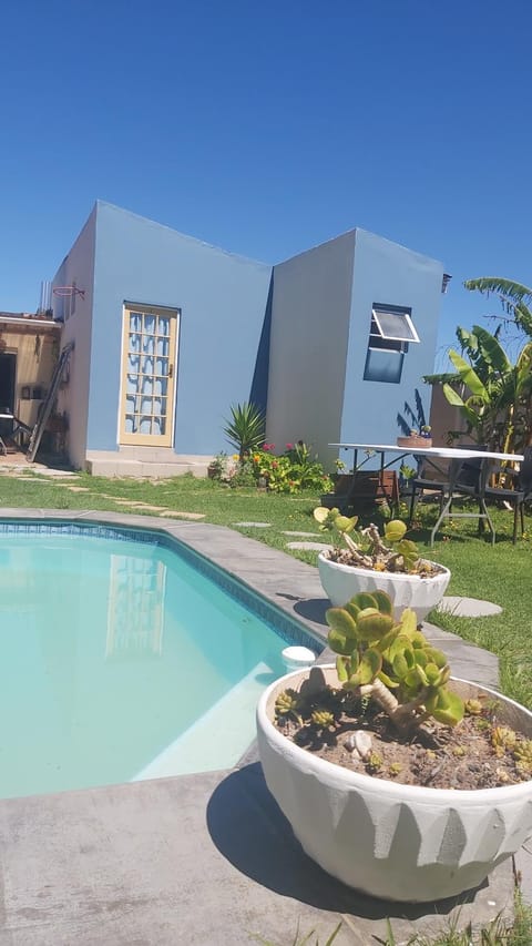 GH RedPillars Double ensuite rooms with Private entrance Bed and Breakfast in Port Elizabeth