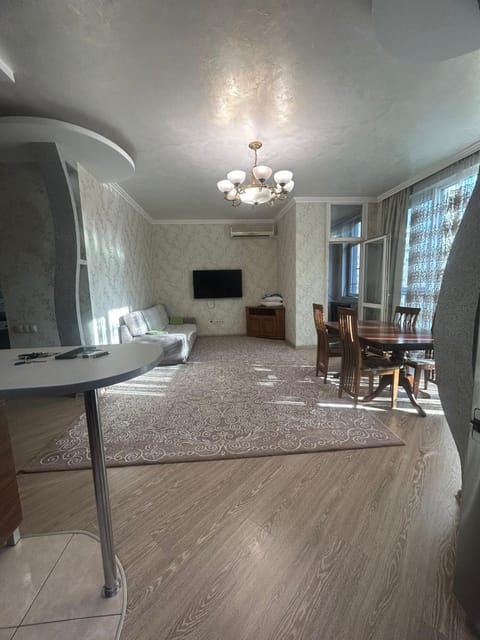 Манхеттен трехкомнатный аппартамент Apartment in Almaty