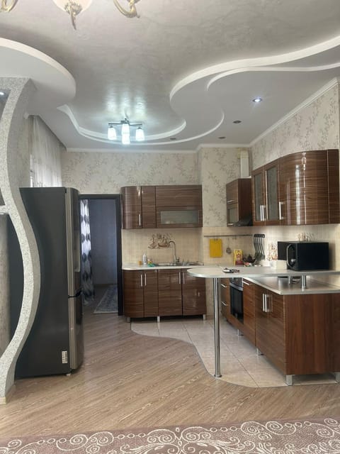 Манхеттен трехкомнатный аппартамент Apartment in Almaty