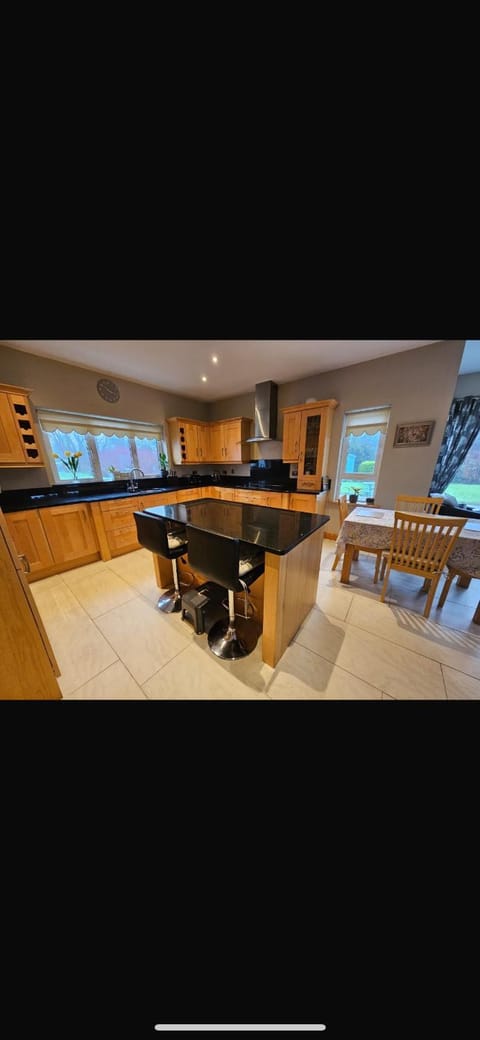 Luxury Carrick on Shannon 4 Bed Bungalow House in Leitrim, Co. Leitrim, Ireland