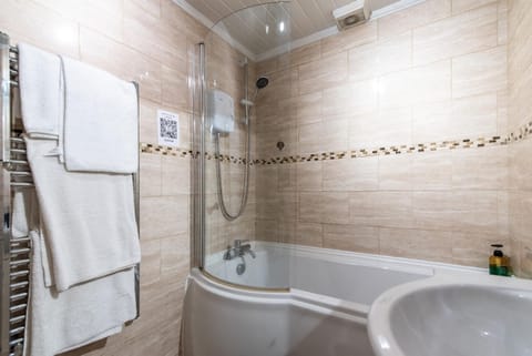 Shower, Bathroom, Bath, towels